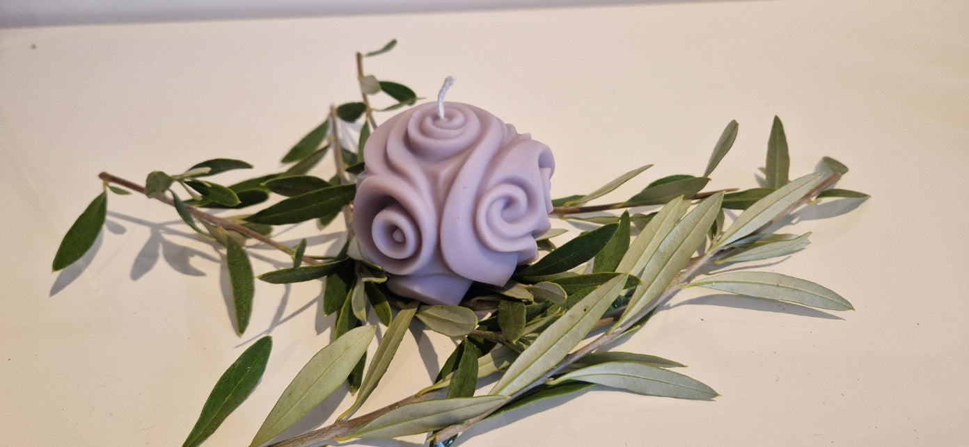 Bougie spirale en cire d’olive – Artisanale et naturelle