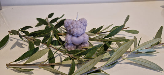 Bougie ourson cœur en cire d’olive – Cadeau tendre et écologique