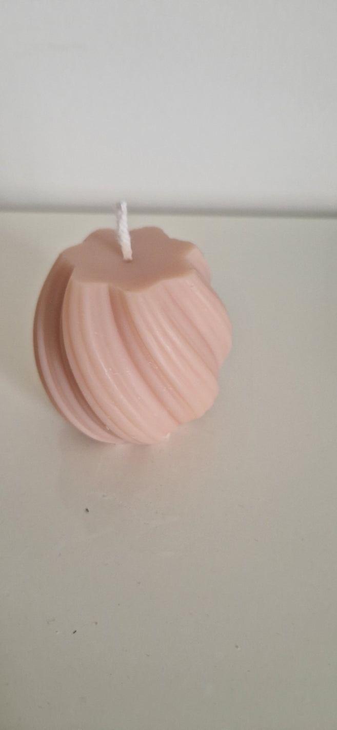 Bougie torsadée en cire d’olive – Élégance sculptée et naturelle