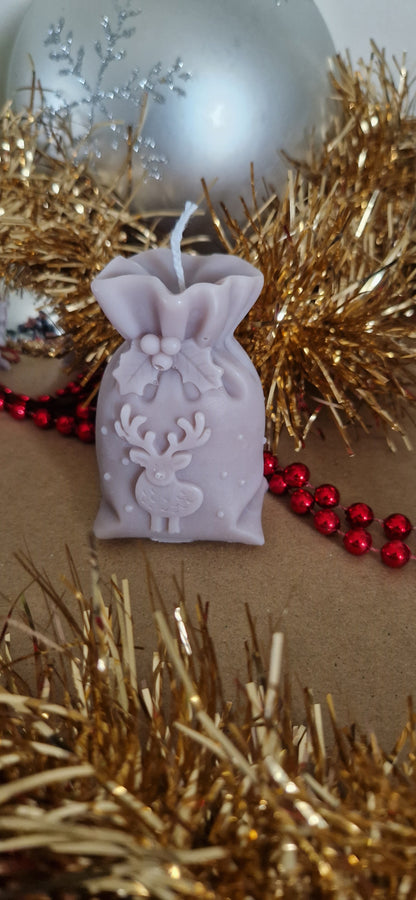 Bougie artisanale « Sac à Cadeaux » – Cire d’olive & mèche coton – Parfum de Grasse