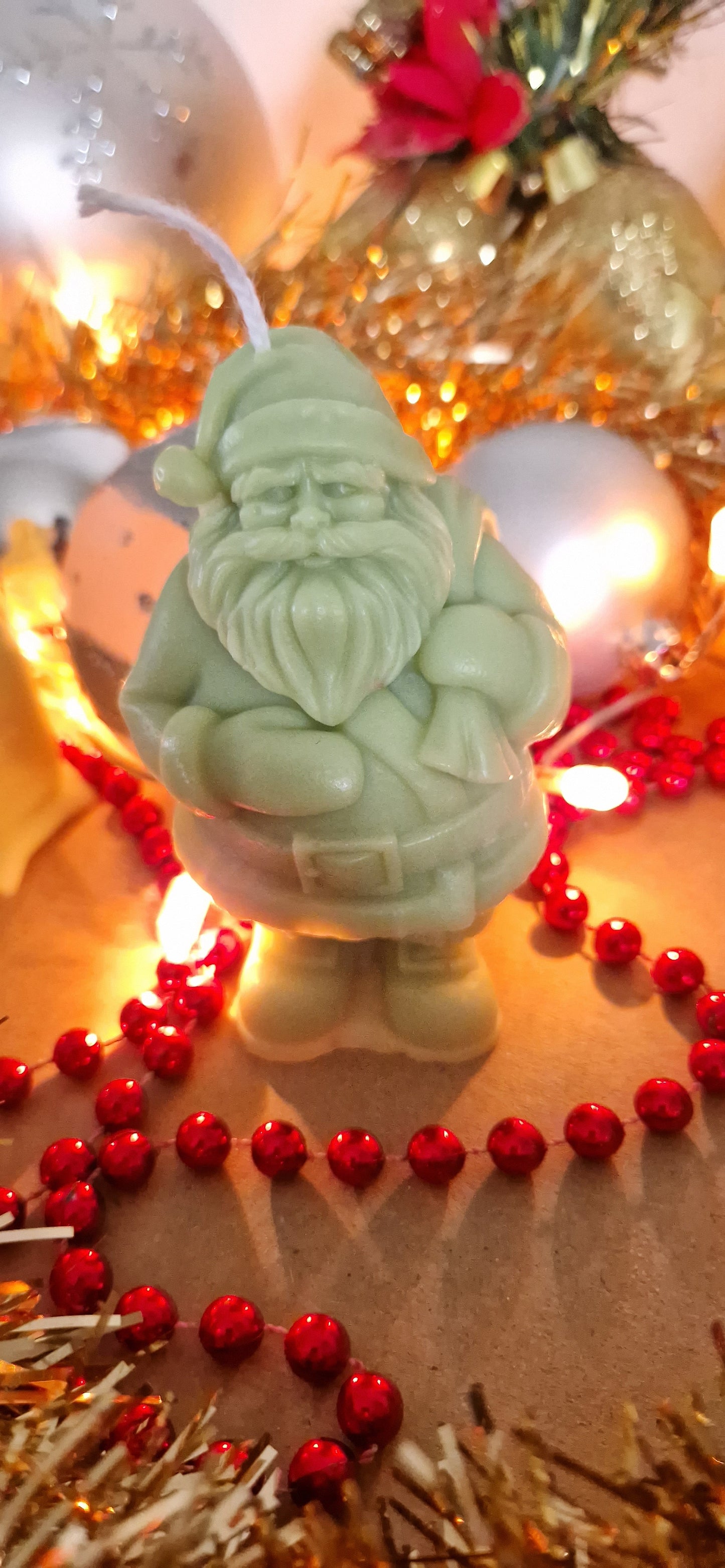 Bougie artisanale « Petit Papa Noël » – Cire d’olive & mèche coton – Parfum de Grasse