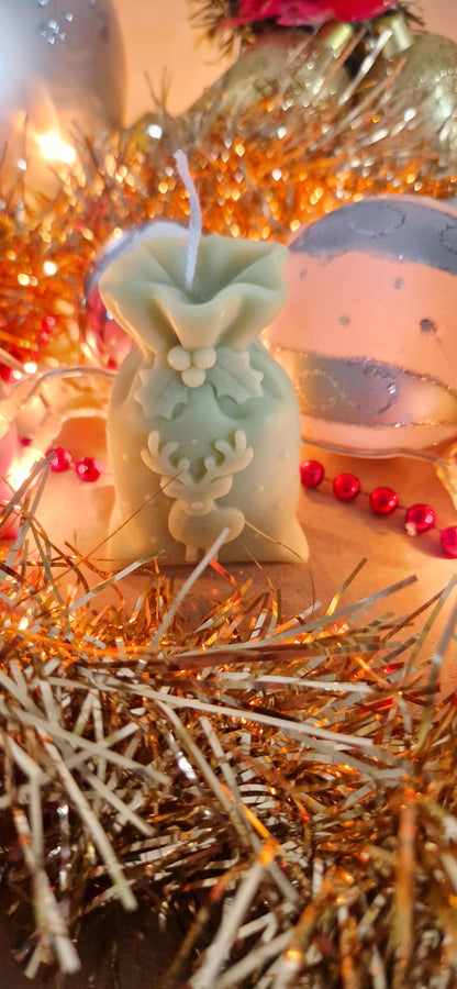 Bougie artisanale « Sac à Cadeaux » – Cire d’olive & mèche coton – Parfum de Grasse