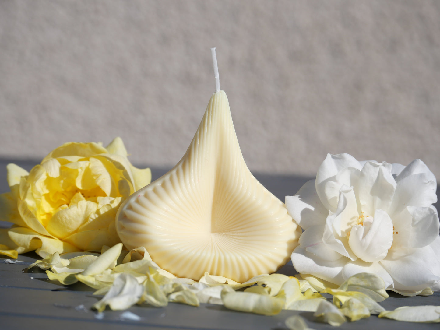 Bougie Artisanale "Incendia" – Flamme Sculpturale & Élégance Mystérieuse