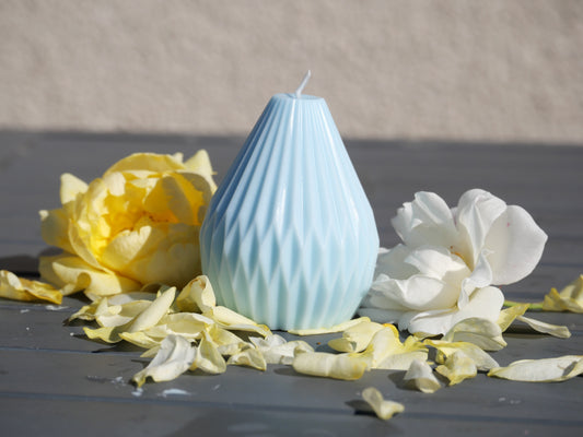 Bougie Artisanale "Prisme Nocturne" – Élégance Géométrique & Mystère