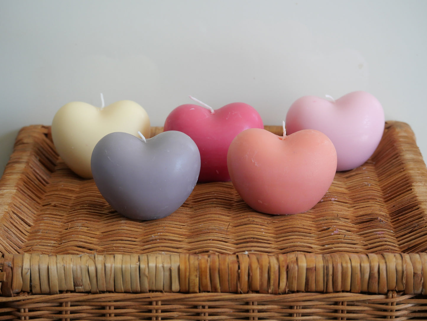 Bougie Artisanale L'Amours – Parfum Élégant & Romantique