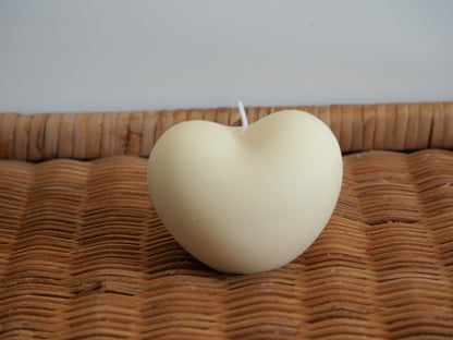 Bougie Artisanale L'Amours – Parfum Élégant & Romantique