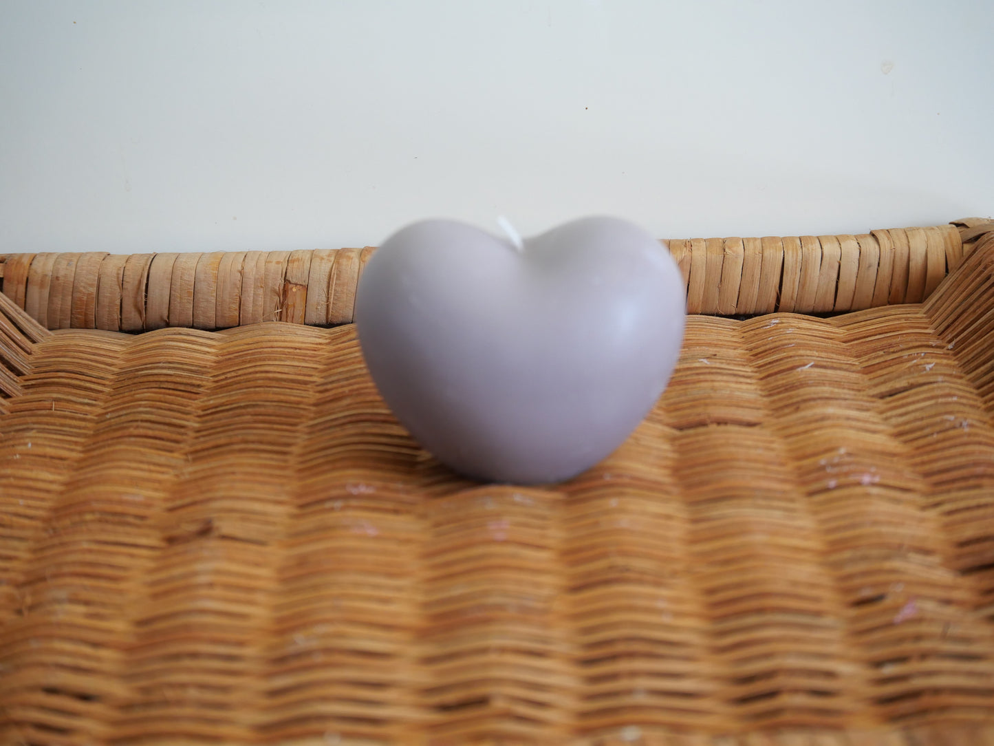 Bougie Artisanale L'Amours – Parfum Élégant & Romantique