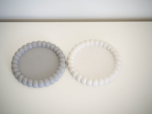 Plateaux  Rondeur Pure – Design Minimaliste & Artisanat Éco-Responsable